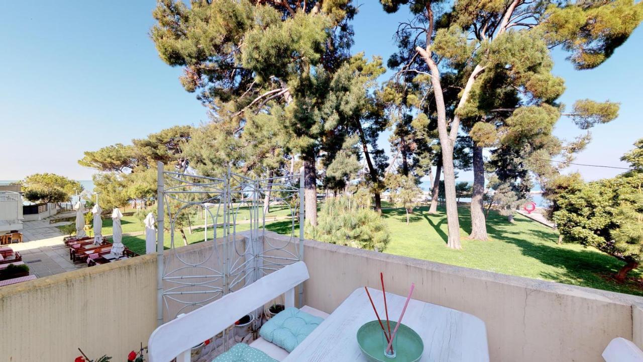 Lara Deluxe Superior 5 Star Apartment, Your Piece Of Heaven By The Sea & Park Novigrad Istria Eksteriør bilde